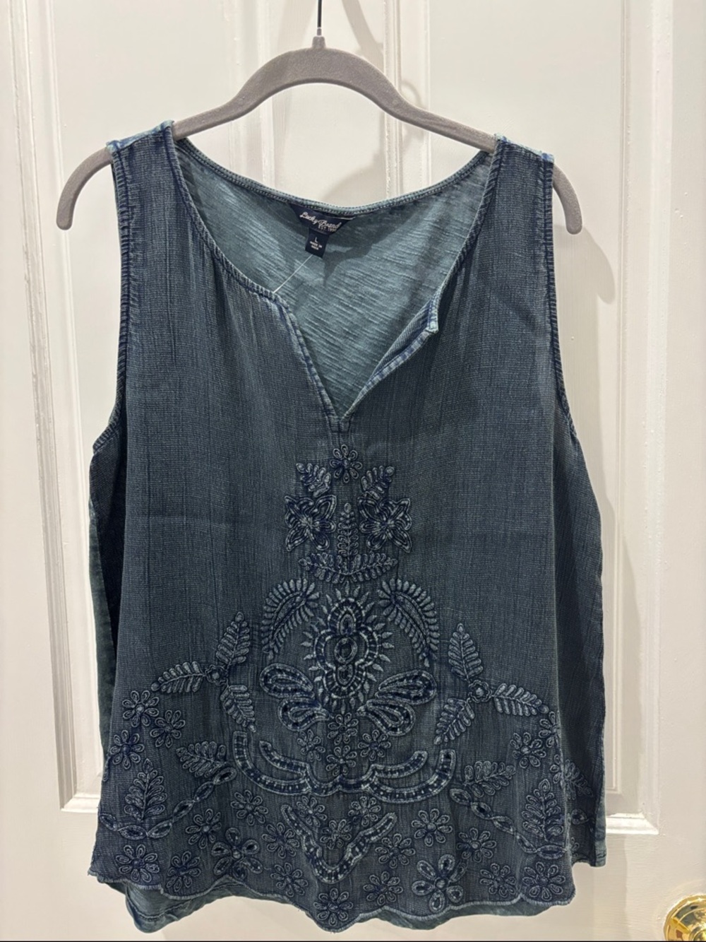Lucky Brand Blue Embroidered V-Neck Tank New with tags Size Large
